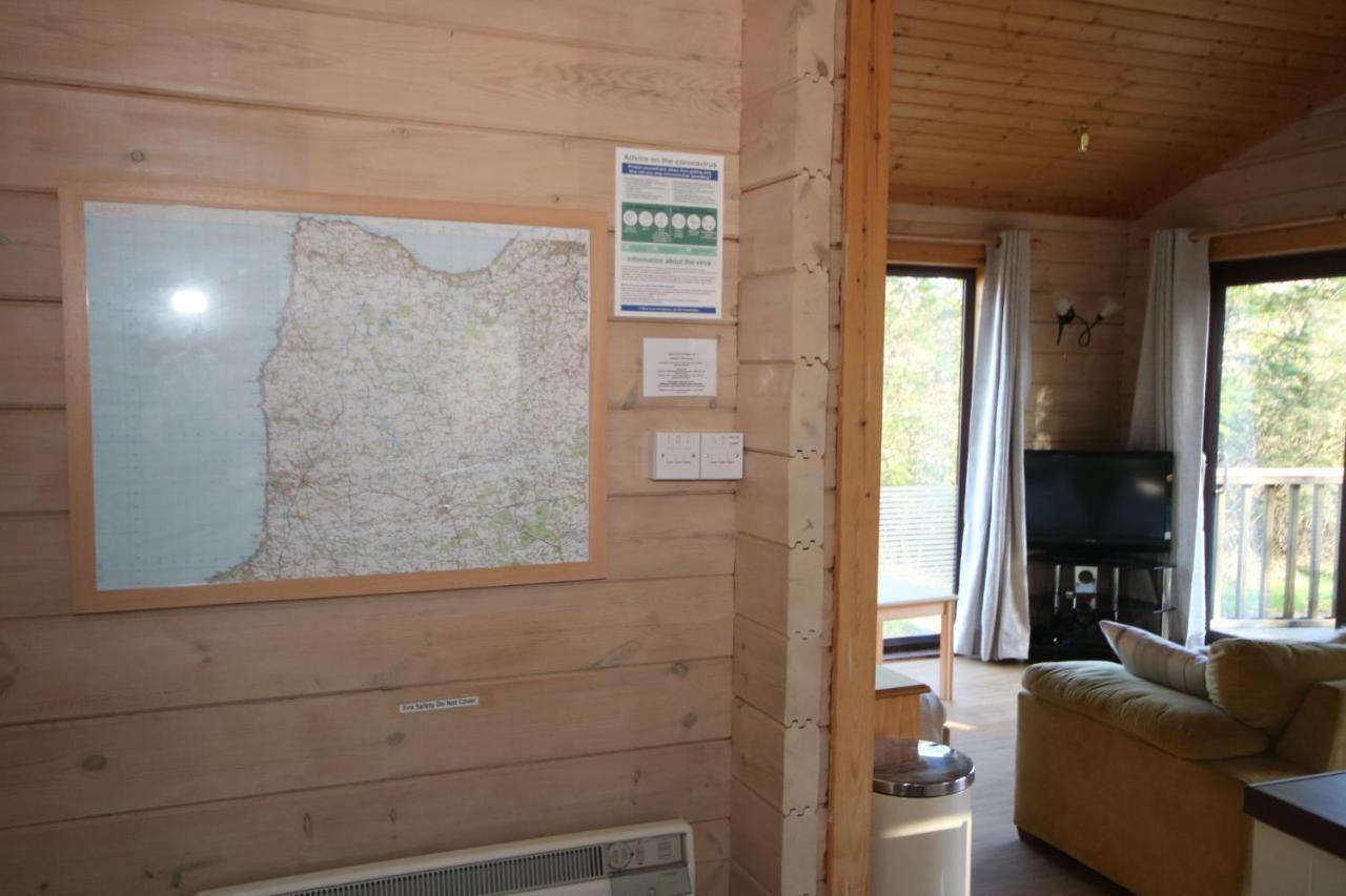 Hartland Hideaway Lodge Woolfardisworthy  Экстерьер фото